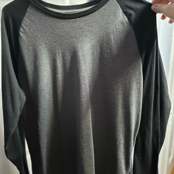 Old Navy Grey Long-Sleeve Shirt - Picture 2 of 4